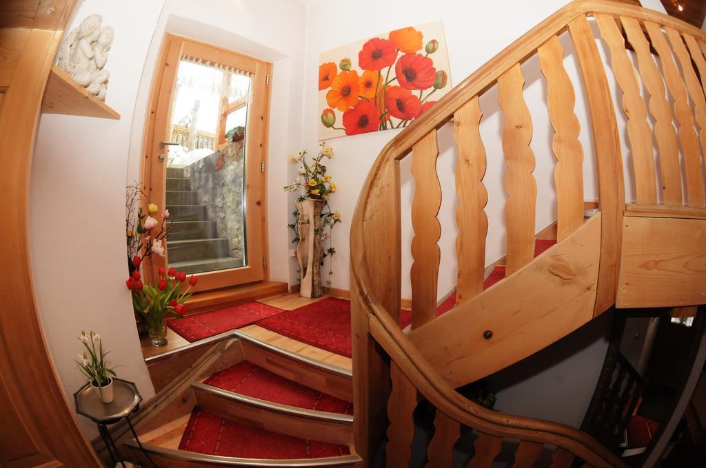 Hotel Chasa Sofia Scuol Luaran gambar