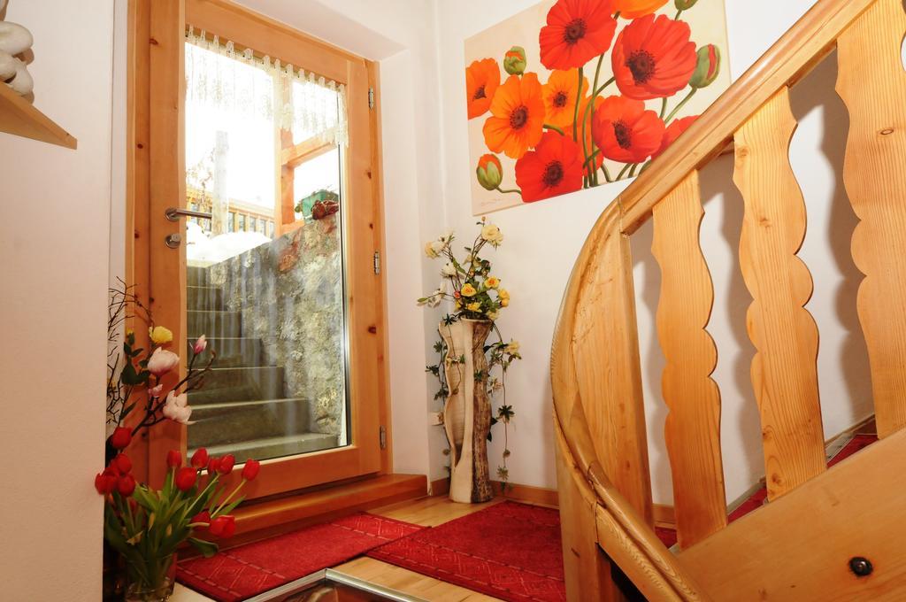 Hotel Chasa Sofia Scuol Luaran gambar