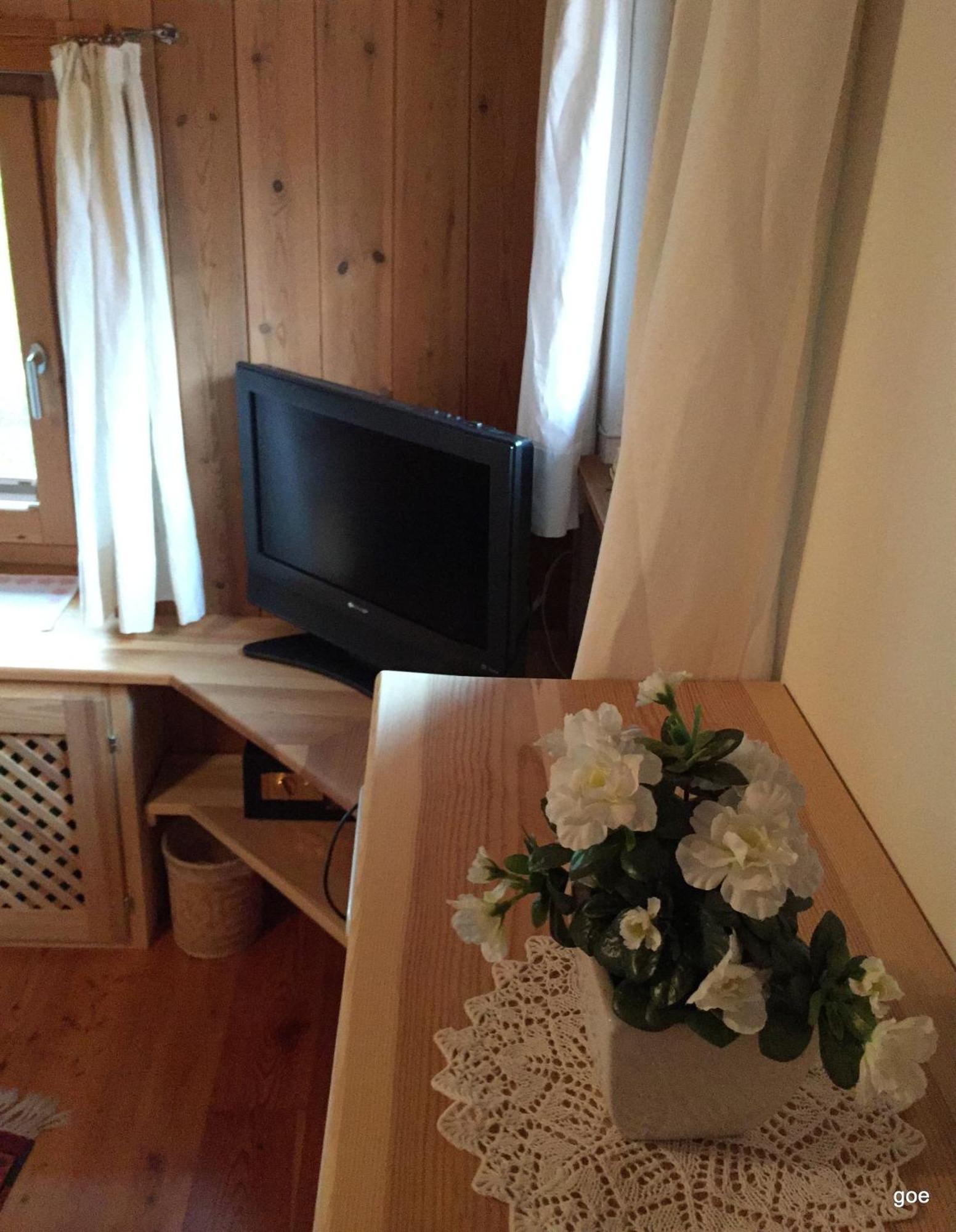 Hotel Chasa Sofia Scuol Bilik gambar